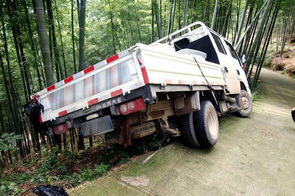 BBIN宝盈集团科普：事故不断伤亡惨重 夺命内轮差如何规避